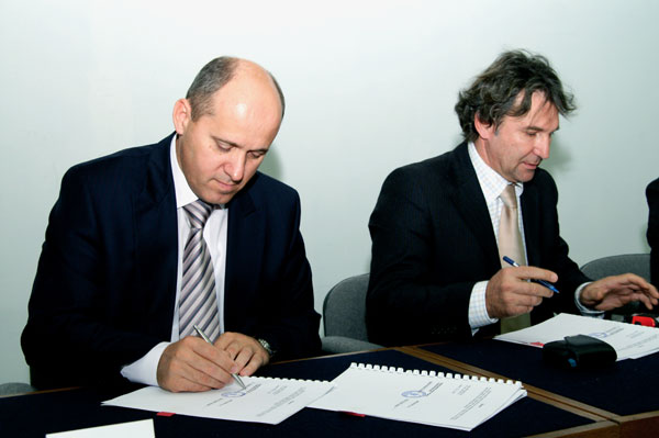 2008.11. 19. - Potpisano 12 ugovora o potpori gradnje i rekonstrukcije putničke i izletničke flote malih brodara